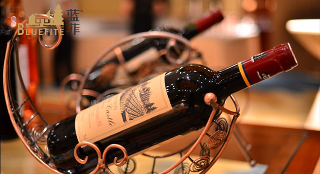 法國(guó)藍(lán)(lán)菲葡萄酒