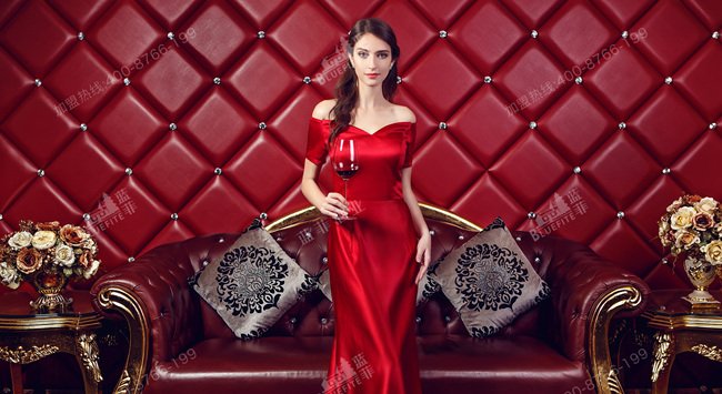 藍(lán)(lán)菲紅酒