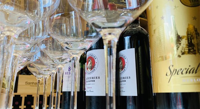 現(xiàn)(xiàn)在開紅酒專賣店怎么樣